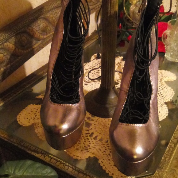 Women shoes size 11 - Picture 3 of 4